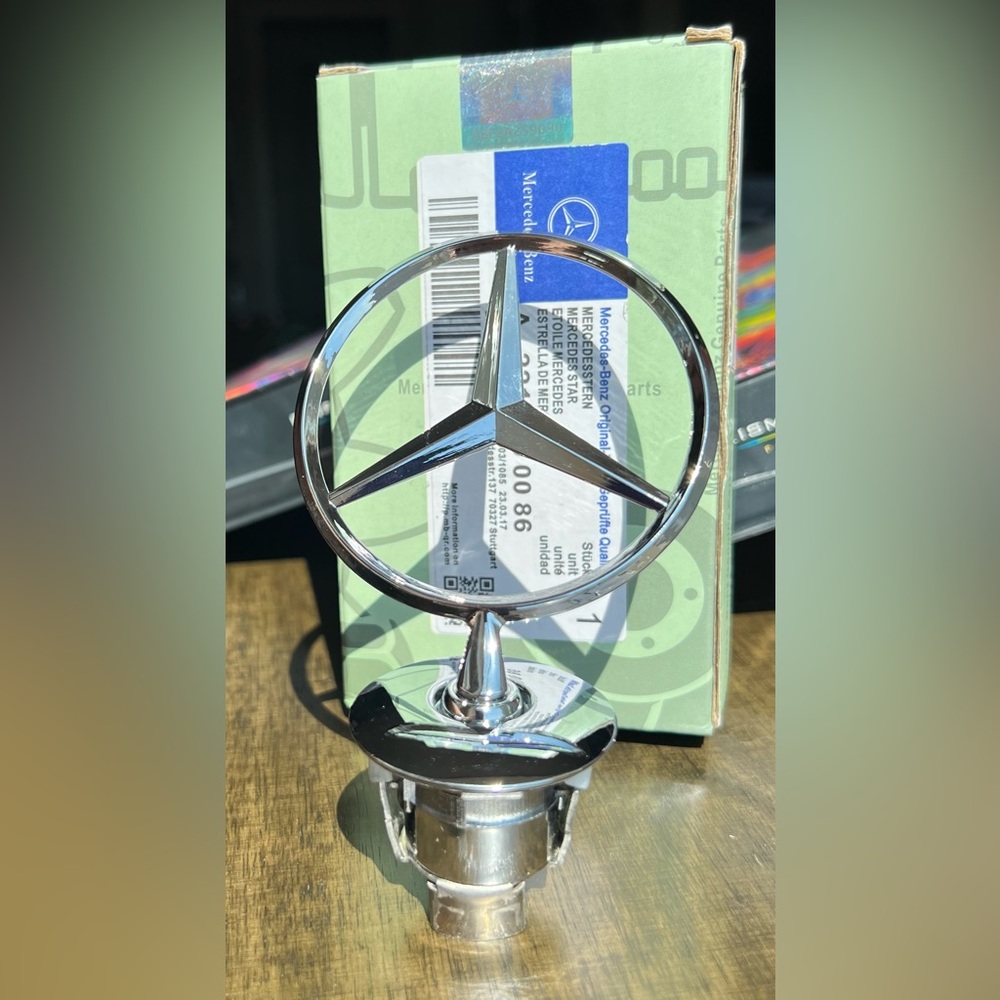 Mercedes Star - Mercedes-Benz (221-880-00-86)